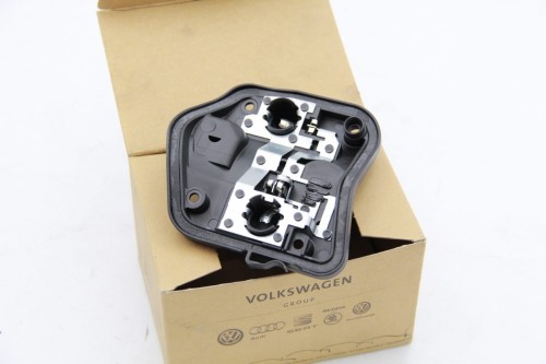 Oprawa żarówek str prawa Audi A4 8K5945258