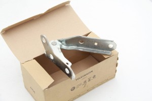 Zawias klapy lewy VW Polo  6Q0823301C