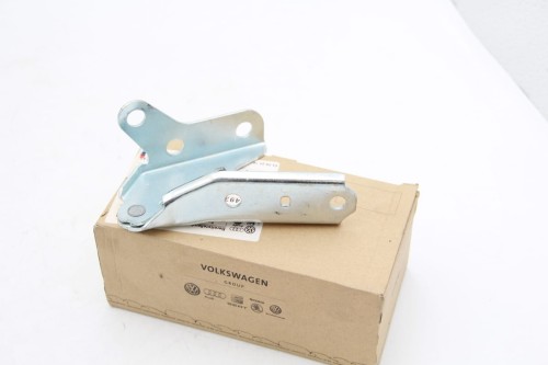 Zawias klapy prawy VW Polo 6Q0823302C