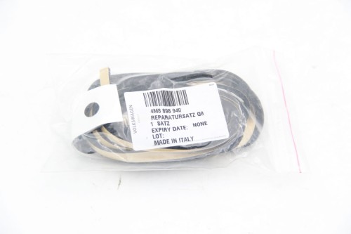 Zestaw taśm uszczelniających z pianki Audi Q8 4M8898940