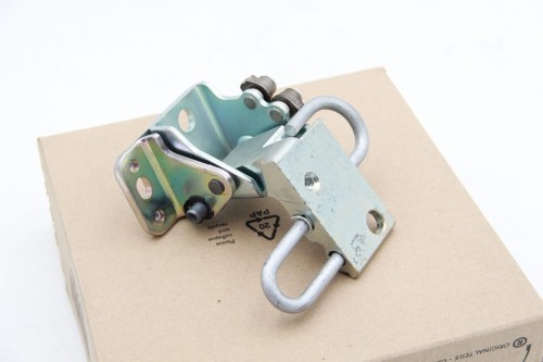 Zawias drzwiowy prawy dół Audi Q7 4L0833412A