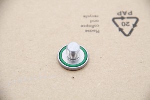 Śruba korek z uszczelką Audi  WHT004072