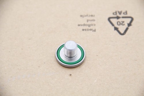 Śruba korek z uszczelką Audi WHT004072