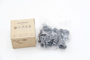 Zestaw części mocujących do błotnika VW Crafter  2E0898625