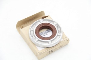 Zaślepka osłona kołnierz Audi A8 Q7  057109144A