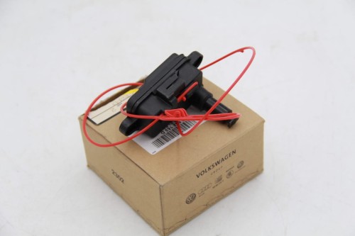 Element ustalający siłownik klapki wlewu paliwa Audi 4L0862153D