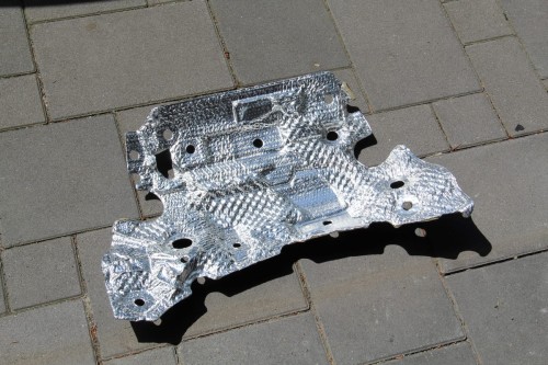 Wytłumienie rynny podszybia środek VW Touareg 7P0863983E