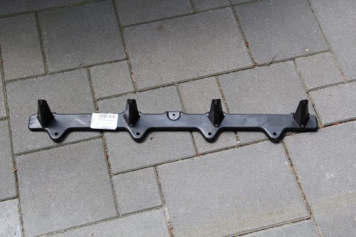 Listwa mocująca Audi A3 8P4807861B