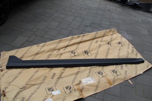 Listwa progowa nakładka prawa Audi A4 8W9853860D