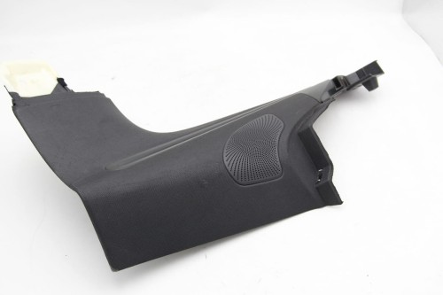 Osłona poszycie słupka D prawy tył Audi A4 B8 8K9867246A