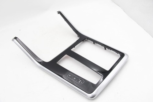 Ramka dekor osłona konsoli tunelu środkowego Audi Q7 Q8 4M8863324