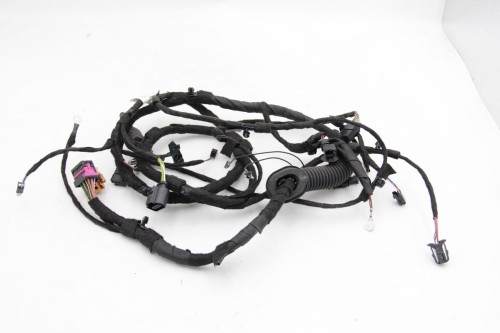 Wiązka klapa elektryczna bagażnika Audi Q3 8U0971148DK