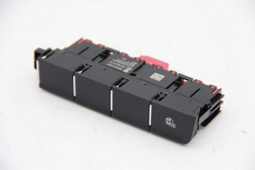 Panel przycisk grzania kierownicy VW Passat B8 3G0927238P