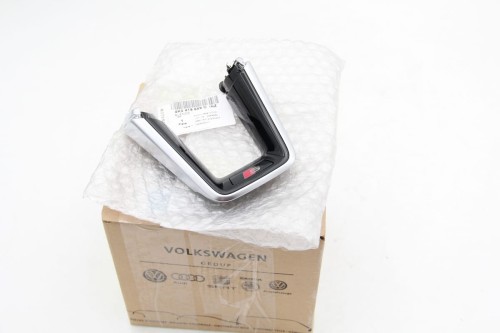 Nowy oryginalny emblemat nakładka osłona kierownicy "S" Audi 4K0419689D