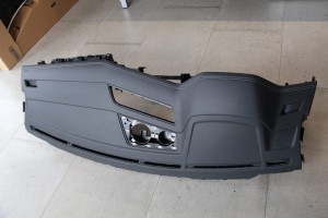 Deska rozdzielcza konsola kokpit VW Touareg CR  761857003G