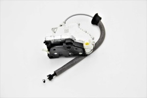 Zamek drzwi przód lewa strona Audi 8J1837015E