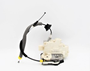 Zamek drzwi lewy tył Audi 4G0839015