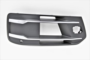 Oryginalna prawa kratka zderzaka AUDI Q7 4M 4M0807682Q