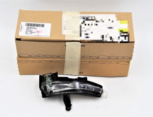 Kierunkowskaz lusterka lewy Skoda Superb 3V 3V0949101A