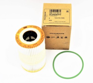 Oryginalny filtr oleju Audi 06E115562H