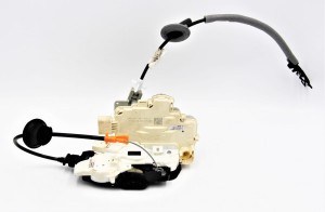 Zamek drzwi lewy przód VW Touareg 761837015A 