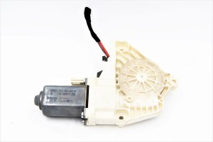 Silniczek podnośnika szyb Audi 8T0959802B