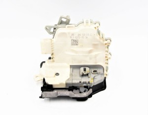 Zamek drzwi lewy tył Audi 8K0839015C