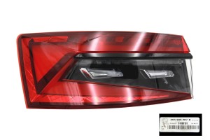 Tylna lewa lampa LED Skoda Superb 3V czarna 