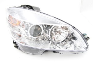 A2048200261 Nowy Przedni reflektor prawy Mercedes C W204 (1)