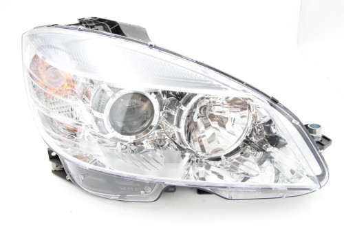 A2048200261 Nowy Przedni reflektor prawy Mercedes C W204