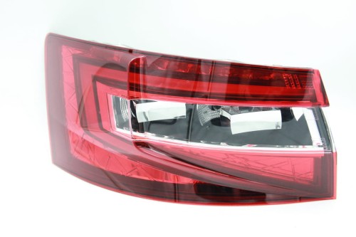 Tylna lewa lampa Skoda Superb 3V (1)