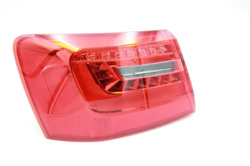 Tylna lewa lampa Audi A6 C7 Avant 4G9945095B (1)
