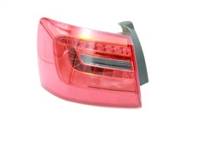 Tylna lewa lampa Audi A6 C7 Avant 4G9945095B  (2)