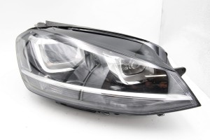 5G1941032 Przedni reflektor prawy VW Golf VII (1)