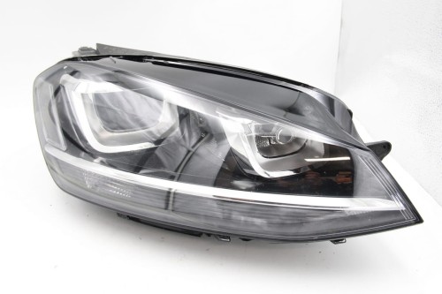 5G1941032 Przedni reflektor prawy VW Golf VII (1)