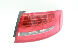Tylna prawa lampa Audi A4 B8  8K9945096B (1)