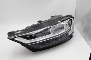 4N0941035 Uszkodzony Przedni reflektor lewy Matrix Audi A8 D5 (1)