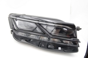 761941082A Przedni reflektor prawy Matrix-Beam VW Touareg (1)