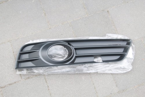 Kratka wlotu powietrza Audi A3 8P0807681L