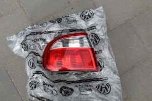 Tylna lewa lampa Seat Leon Toledo  1M5945111