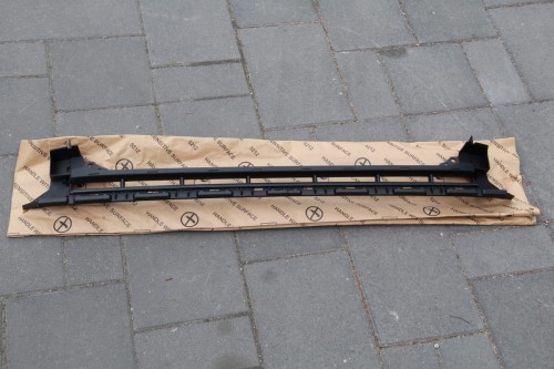 Atrapa zderzaka Audi A6 C7 4G0807683B 3FZ