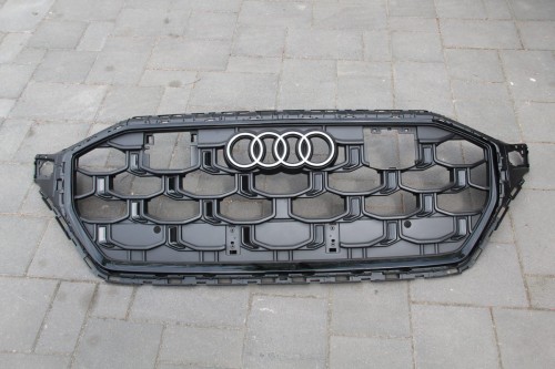 Atrapa Grill chłodnicy Audi Q8 4M8853651BS
