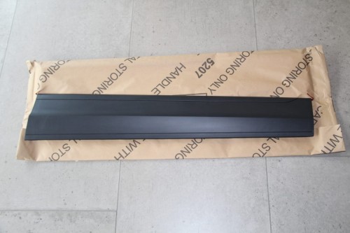 Nakładka listwa drzwi prawy przód VW T-Roc 2GA854940Q