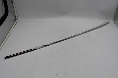 Listwa drzwi zakrywająca prawy tył Audi Q7 4L0853816J